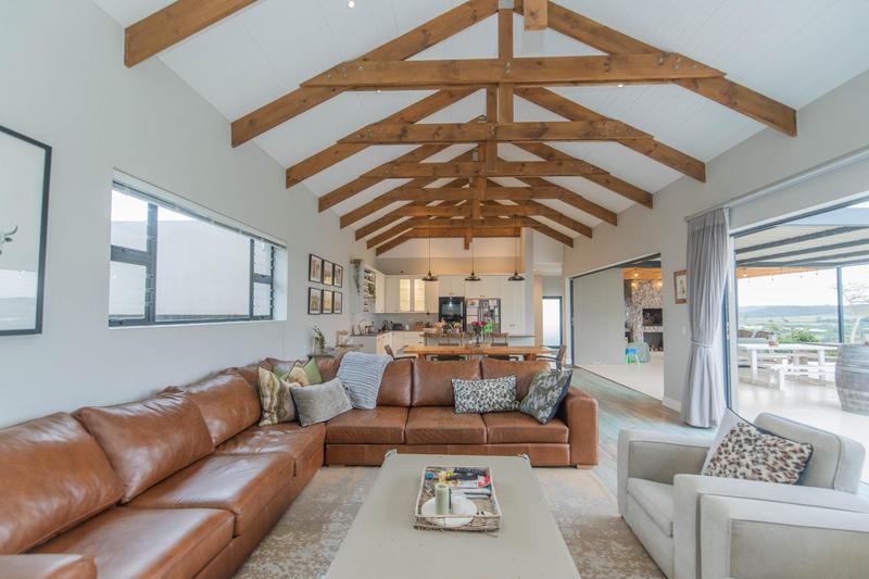 4 Bedroom Property for Sale in Kragga Kamma Eastern Cape